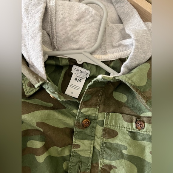 Boys camo button down with hoodie - Picture 3 of 3